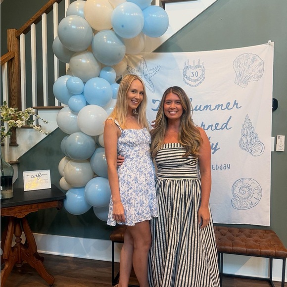 Meet your Posher, Stephanie - Picture 3 of 7